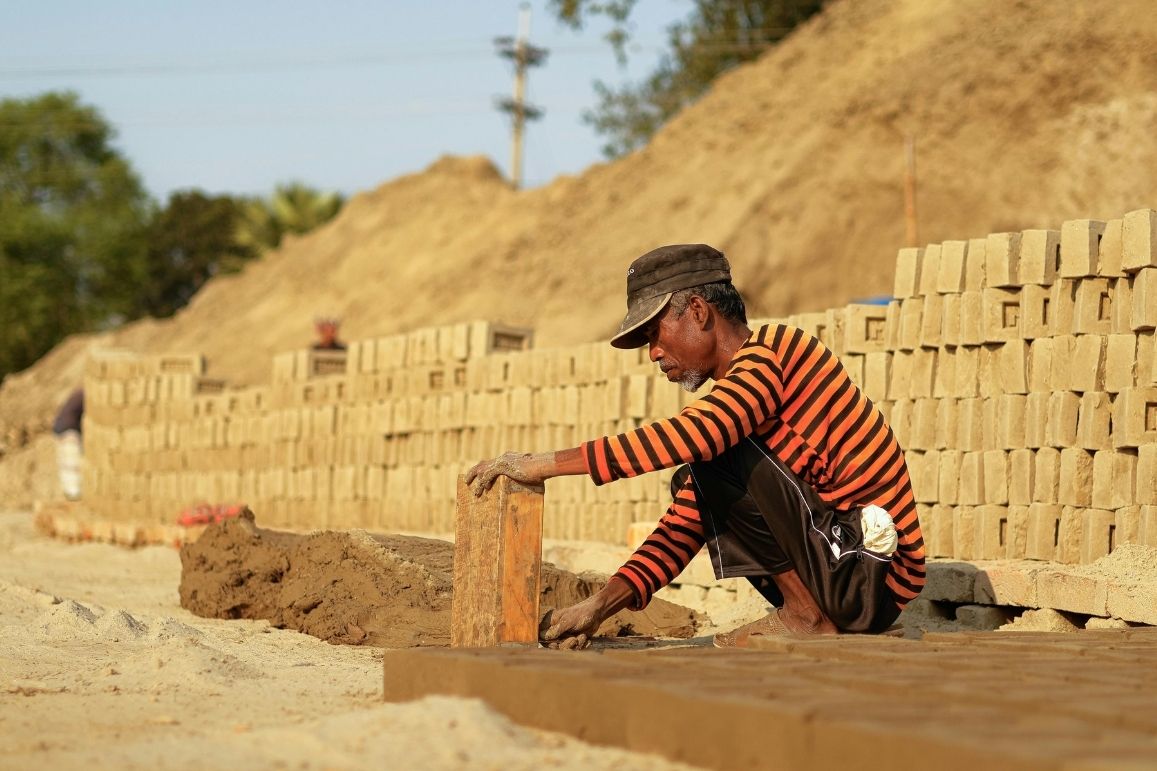 1 Bata Berapa Meter Panduan Lengkap Menghitung Bata Merah untuk Bangunan