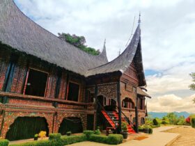 Rumah Adat dan Asalnya Jejak Identitas Budaya Nusantara yang Tetap Hidup