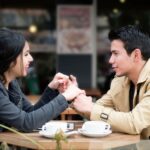 Topik Pembicaraan Sama Pacar yang Bikin Hubungan Nyaman, Nyambung, dan Nggak Garing