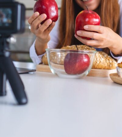 Food Vlogger: Profesi Kuliner Digital yang Semakin Populer