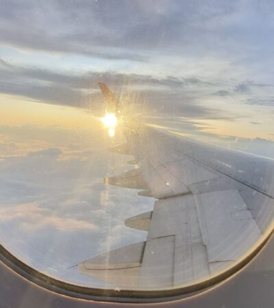 Mimpi Naik Pesawat: Makna, Tafsir, dan Pesan Psikologis di Baliknya