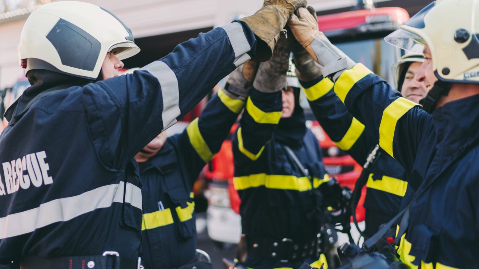 Gaji Pemadam Kebakaran di Indonesia: Fakta, Tunjangan, dan Prospek Karier
