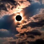 Gerhana Matahari 2 Agustus 2025: Fakta, Jadwal, dan Cara Aman Menyaksikannya