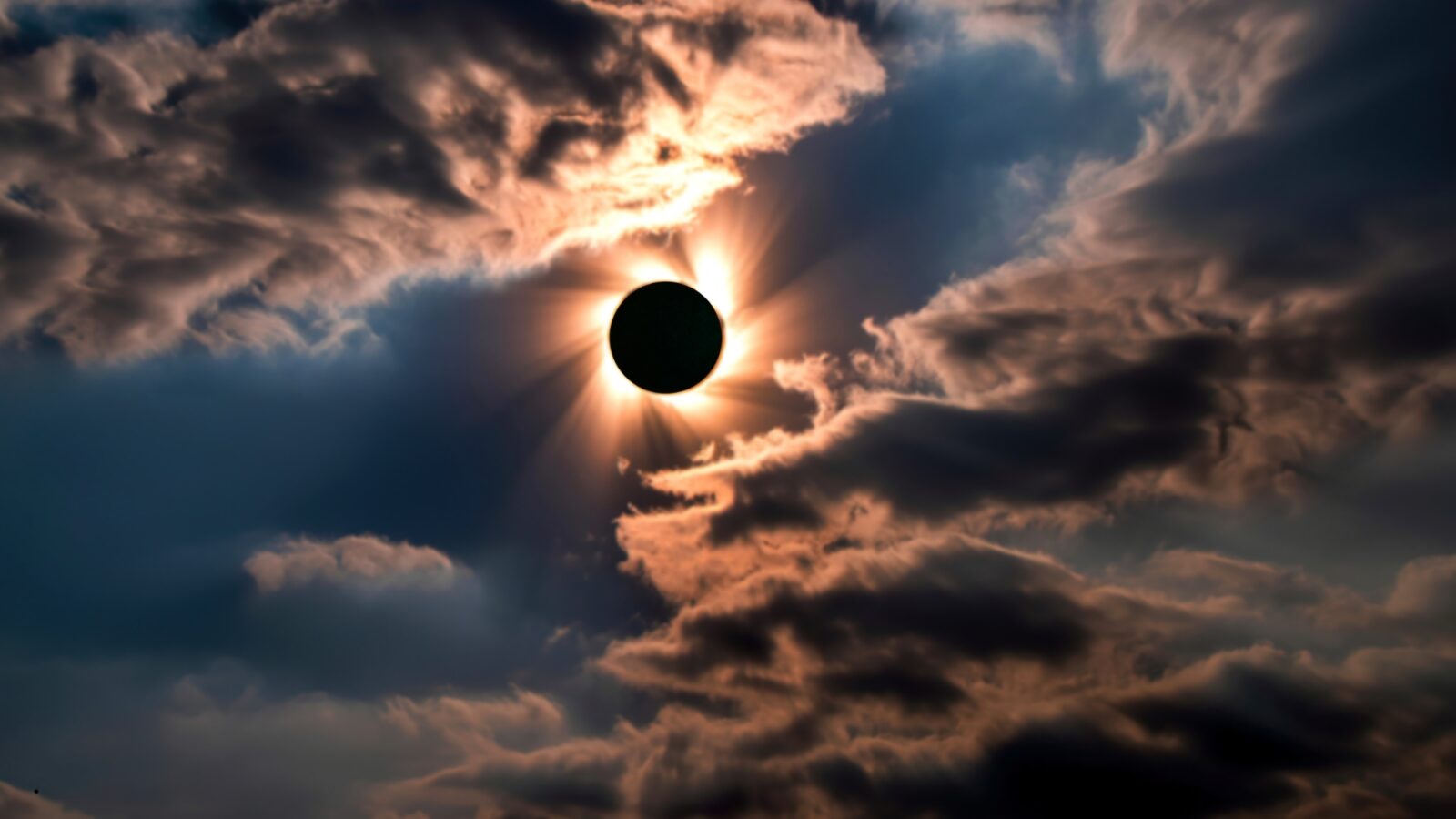 Gerhana Matahari 2 Agustus 2025: Fakta, Jadwal, dan Cara Aman Menyaksikannya