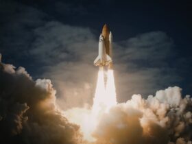 Roket: Pengertian, Cara Kerja, Jenis, dan Peranannya dalam Teknologi Modern