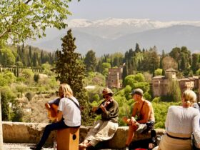 Sudut Pandang Adalah: Pengertian, Jenis, dan Cara Menggunakannya dalam Tulisan