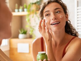 Rutin Skincare Pagi untuk Kulit Berjerawat yang Direkomendasikan