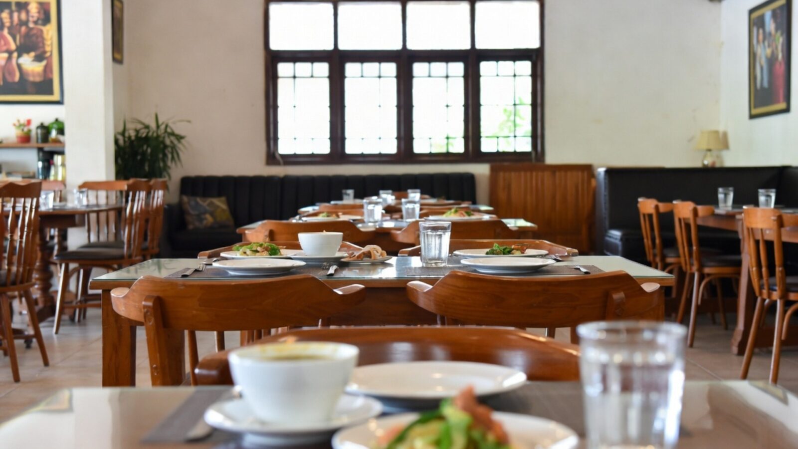 Braga Permai Bandung Menu, Harga, dan Suasana Restoran Legendaris