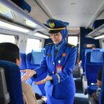 Berapa Gaji Pramugari Garuda Indonesia Beserta Benefit Lainnya